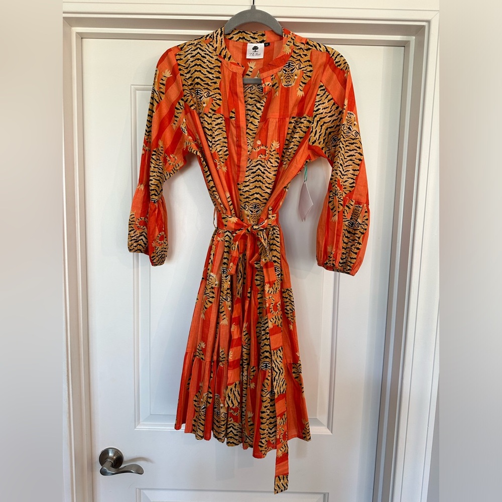 Game day dress Tiger print sz med.